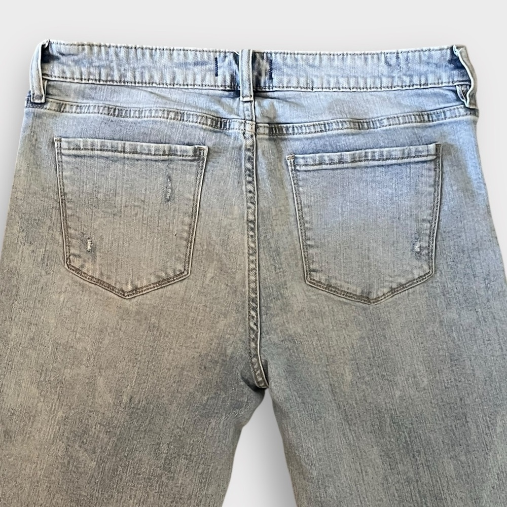 Studio Blue Distressed Light Wash Straight Jeans – Size 31 - Picture 3 of 6